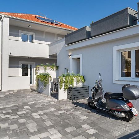 Villa Sogi Биоград на Мору Екстериор снимка