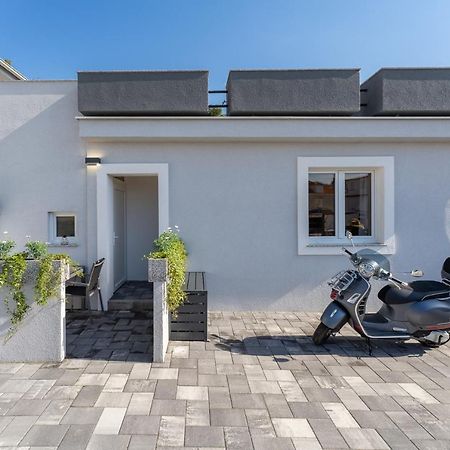 Villa Sogi Биоград на Мору Екстериор снимка